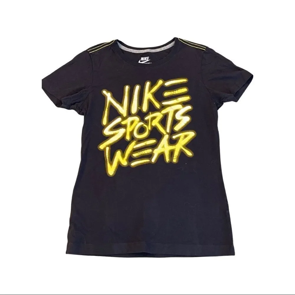 Nike slim fit women’ T-Shirt